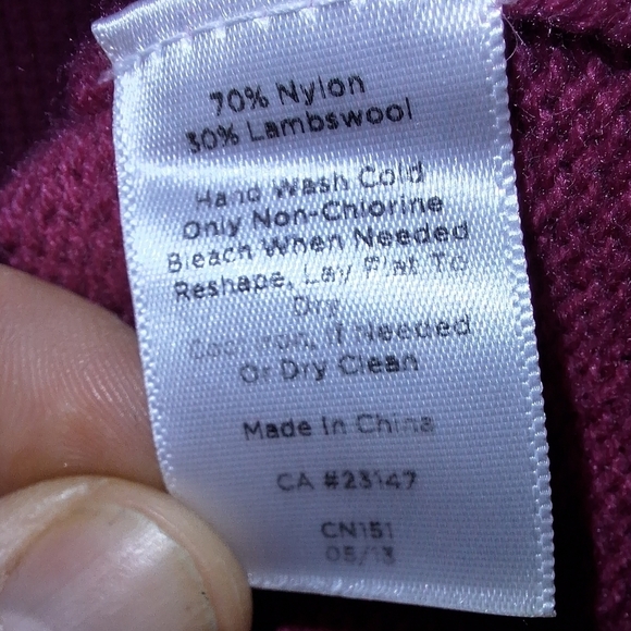 A Talbots ladies small petite pink lambs wool blend pullover sweater. EUC. - Picture 5 of 6